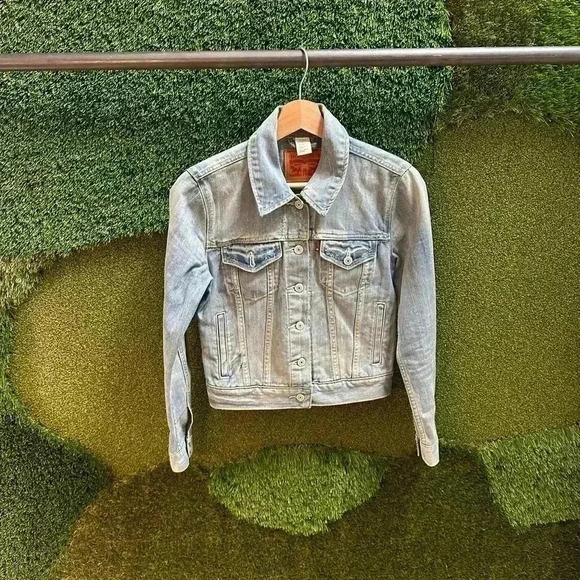 Levi’s Light Wash Denim  Jacket Small - Picture 1 of 5